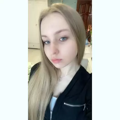 Молоденька та вродилива студенточка. Є своє місце. — фотографія анкети