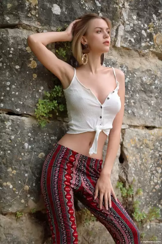 Твоя таємна фантазія вже чекає, час мріяти — фотографія анкети