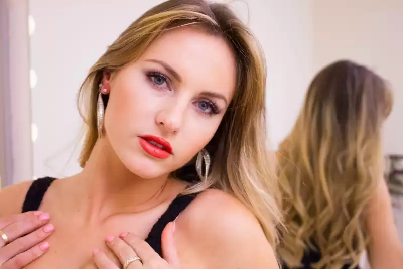 Доступні послуги з реальними фото та відео — фотографія анкети