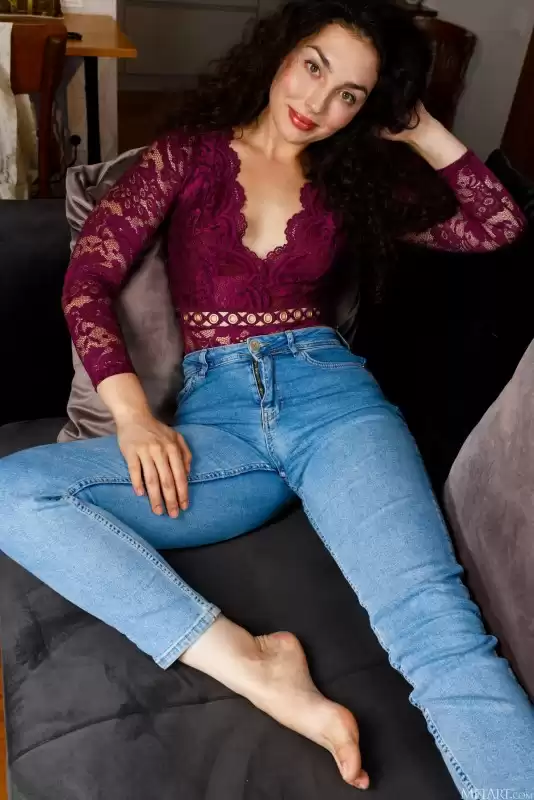 Гаряча зустріч з володаркою шикарних форм — фотографія анкети