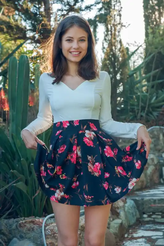 Привлекательная девушка готова к встрече — фотография анкеты