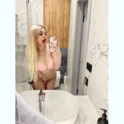 Привлекательная девушка для приятного отдыха и общения — фотография анкеты