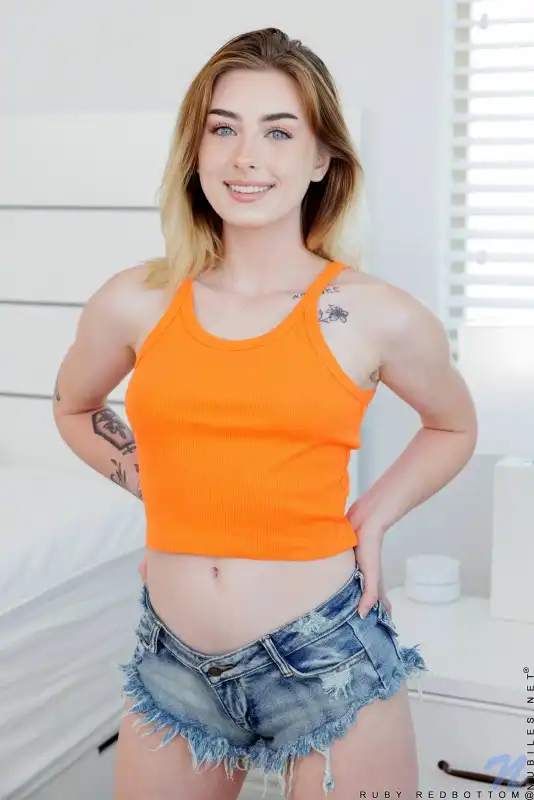 Привлекательная виртуальная встреча без границ — фотография анкеты